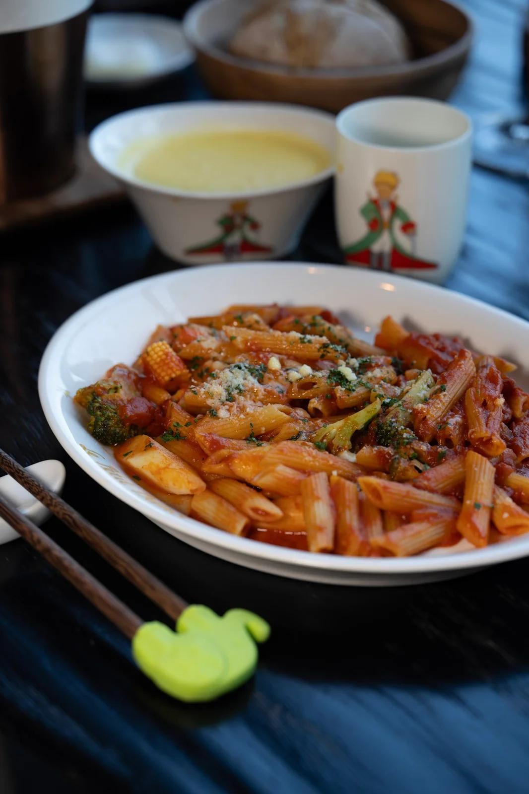 パーク ハイアット ニセコ HANAZONO|子ども用カトラリーと料理